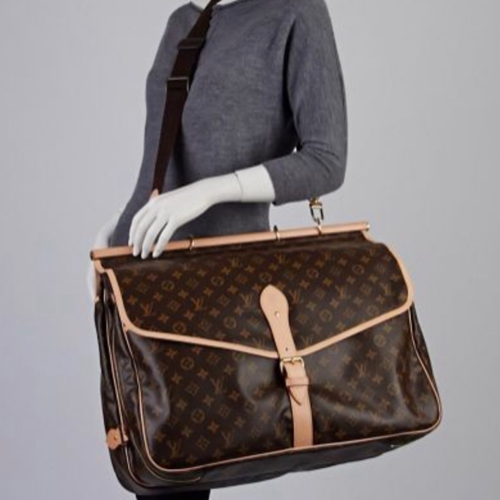 AUTHENTIC LV Sac Chasse Travel bag